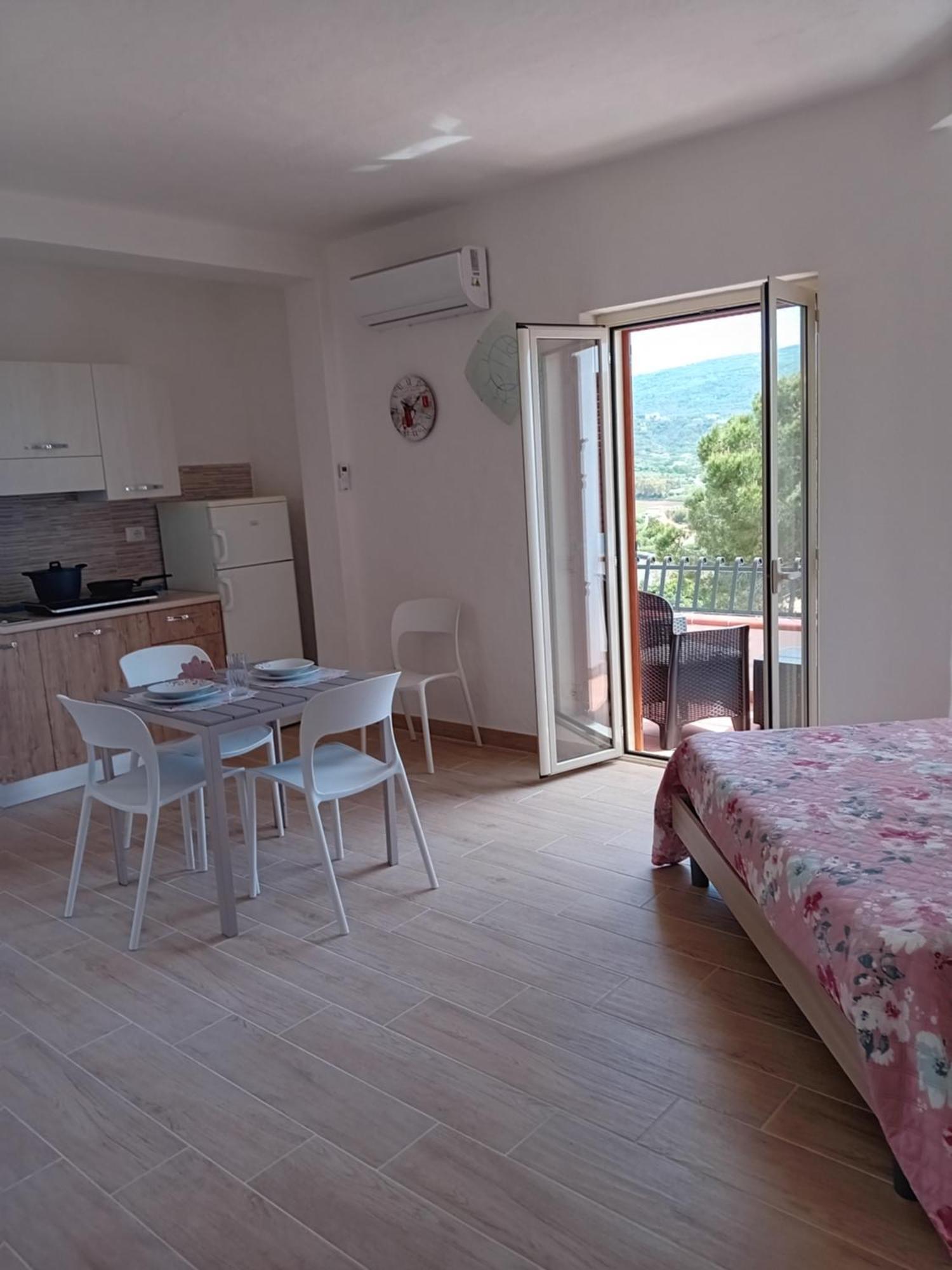 Villamargherita Capo Vaticano Luaran gambar