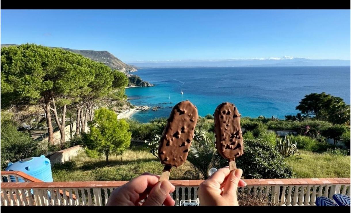 Villamargherita Capo Vaticano Luaran gambar