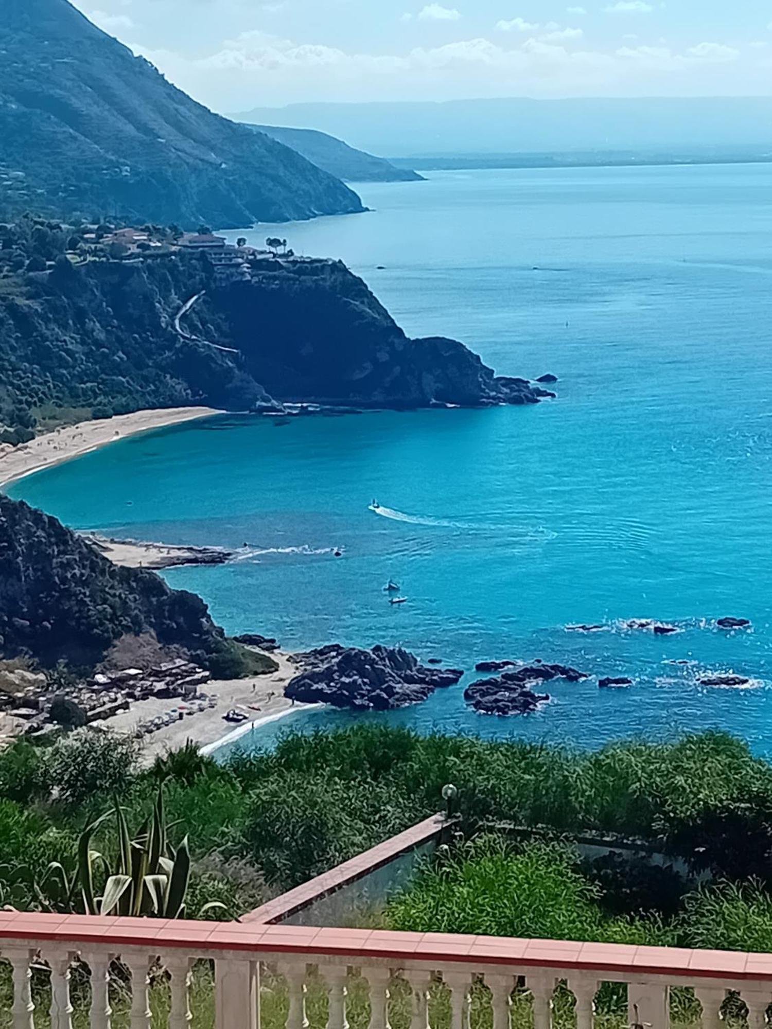 Villamargherita Capo Vaticano Luaran gambar